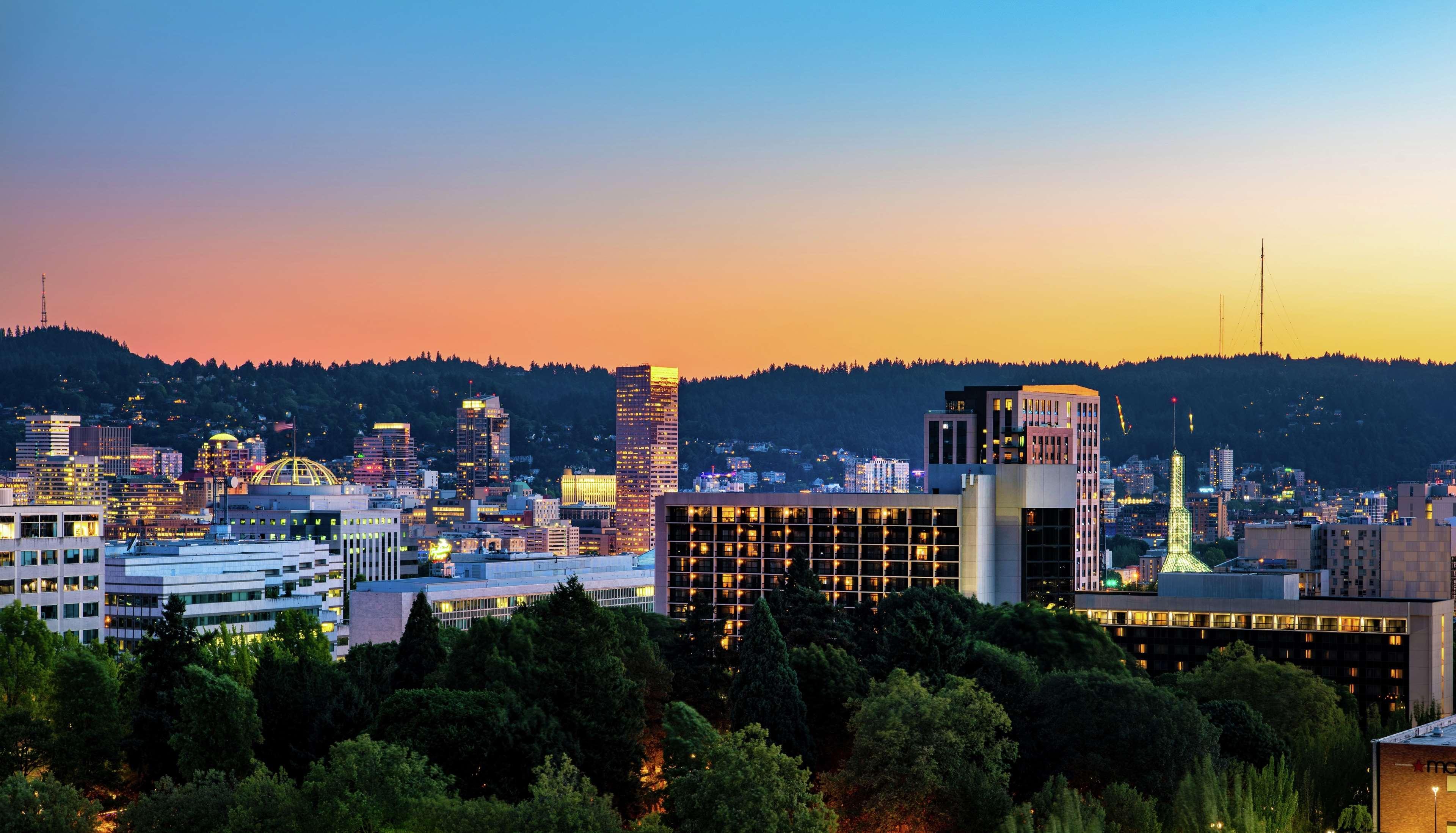Doubletree By Hilton Portland Hotell Exteriör bild