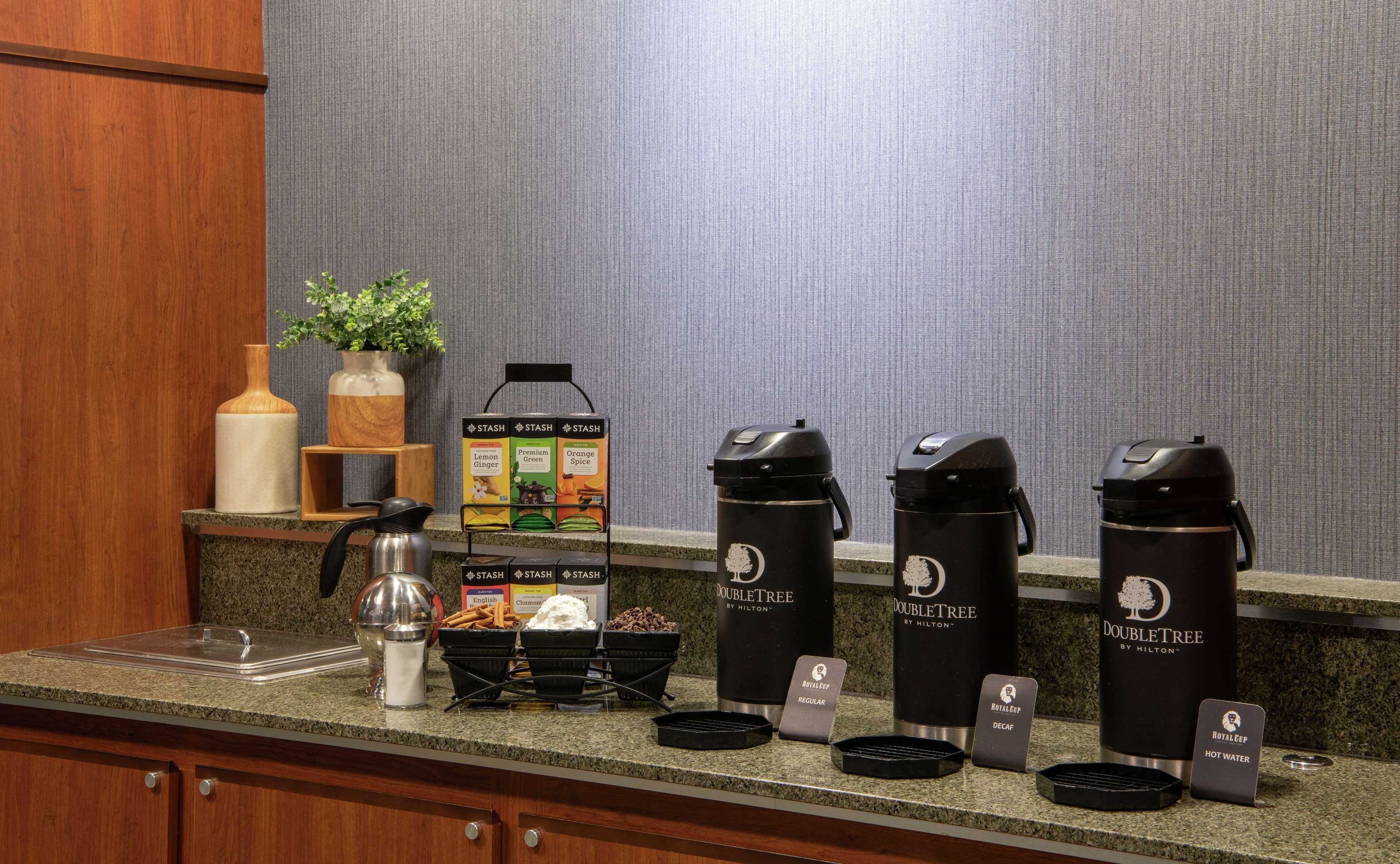 Doubletree By Hilton Portland Hotell Exteriör bild